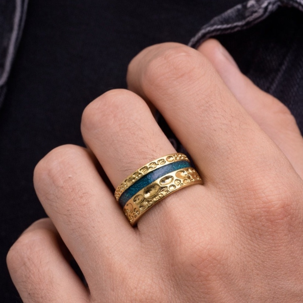 Size 8 Hammered Gold Tone Ring Teal Glitter Enamel Inlay NWOT